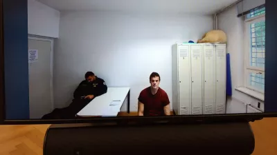 Organiziral humanitarne teke, zdaj je v priporu zaradi nasilnega ropa