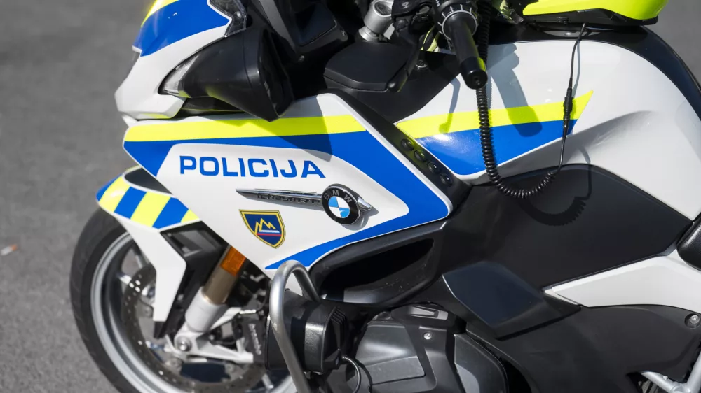 prometni nadzorpolicija - simbolična fotografijaprometna policijavarnost v prometupolicija na motorjihmotoristična policijaprehitri voznikiavtocestna policija08.04.2025 Policijski nadzor, počivali&scaron;če PovodjeFOTO: Nik Erik Neubauer