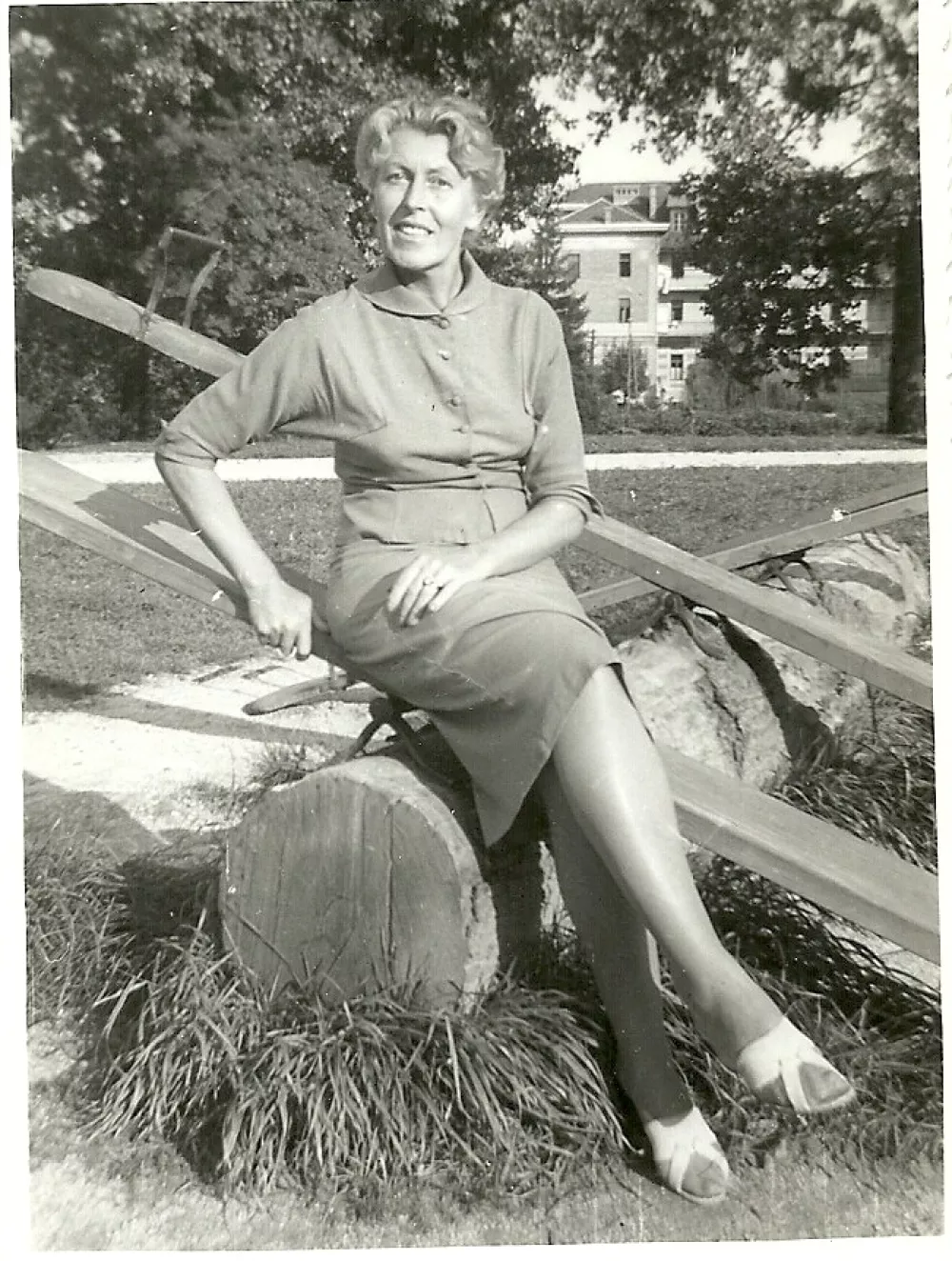 Gabriela Tratnik v zrelih letih. Farmacevtka. Sep. 1958