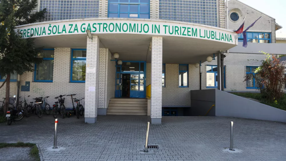 Osnovne &scaron;ole &scaron;čiti zakon, srednje prepu&scaron;čene same sebi