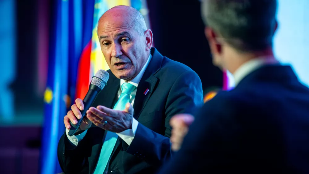 Celje, Celjski sejem.Odprtje poslovno-sejemskega srecanja Mos.Predsednik vlade Janez Jansa.