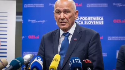 Ljubljana, Hotel Mons.Forum obrti in podjetnistva v organizaciji Obrtno-podjetniske zbornice Slovenije, na katerem so vladi predstavili kljucne zahteve, povezane v strategijo razvoja malega gospodarstva 2026-2030.Predsednik vlade Janez Jansa.