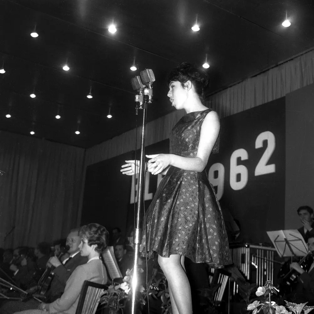 Lidija Kodrič Slovenska popevka 1962..Obvezno pripisati ..hrani Muzej noveje zgodovine Slovenije..------..3k