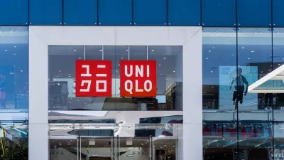 Leta 1984 je Tada&scaron;i Janai začel voditi &scaron;e svoje podjetje: v&nbsp;stranskih ulicah Hiro&scaron;ime je odprl prvo trgovino Unique Clothing Warehouse. Namesto konfekcijskih mo&scaron;kih oblek, ki so jih prodajali v očetovi trgovini, je hiro&scaron;imska poslovalnica ponujala cenovno dostopna vsakdanja oblačila za vse. / Foto: Getty Images