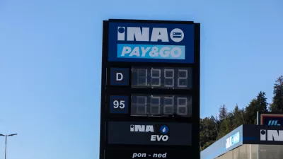 - Energetska kriza, cene goriv, cena dizelskega goriva prvič čez 2 eura.- Cena dizla 1,992 EUR- 22.09.2026. - Bencinska črpalka INA na Trža&scaron;ki cesti, Kozarje//FOTO: Bojan Velikonja
