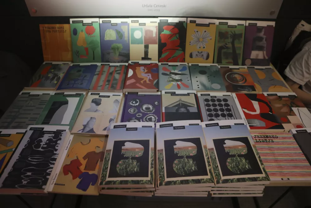 29.9.2026 -Literarno-umetni&scaron;ko dru&scaron;tvo Literatura vljudno vabi na slavnostni dogodek ob tridesetletnici knjižne zbirke Pri&scaron;lekiFoto Luka Cjuha / Foto: Luka Cjuha