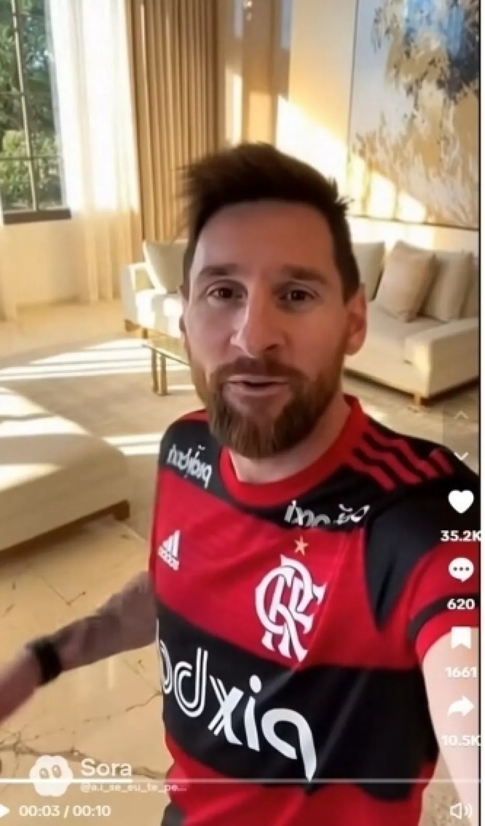 Lionel Messi v videoposnetku, ustvarjenem z umetno inteligenco, v dresu Flamenga.