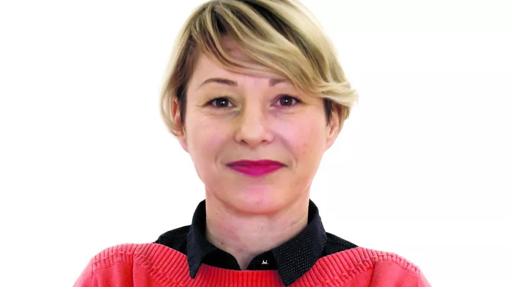 Nata&scaron;a Bucik Ozebek- Redakcija Dnevnik 2024 - portreti za komentarje in kolumne - kolumnisti - komentatorji &ndash; novinarji - portret //FOTO: Luka Cjuha