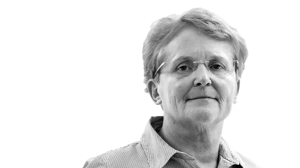 Tatjana Pihlar- Redakcija Dnevnik 2024 - portreti za komentarje in kolumne - kolumnisti - komentatorji &ndash; novinarji - portret //FOTO: Luka Cjuha
