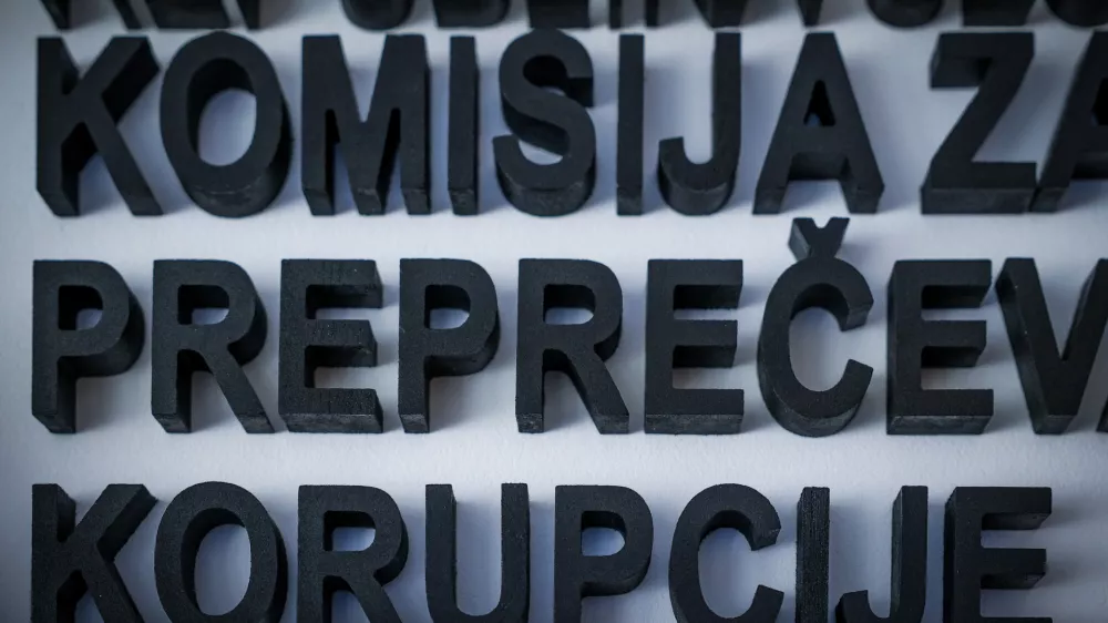 Ljubljana, KPK.Novinarska konferenca Komisije za preprecevanje korupcije (KPK), na kateri je senat komisije predstavil nova sistemska priporocila glede financiranja politicnih strank in volilnih kampanj.