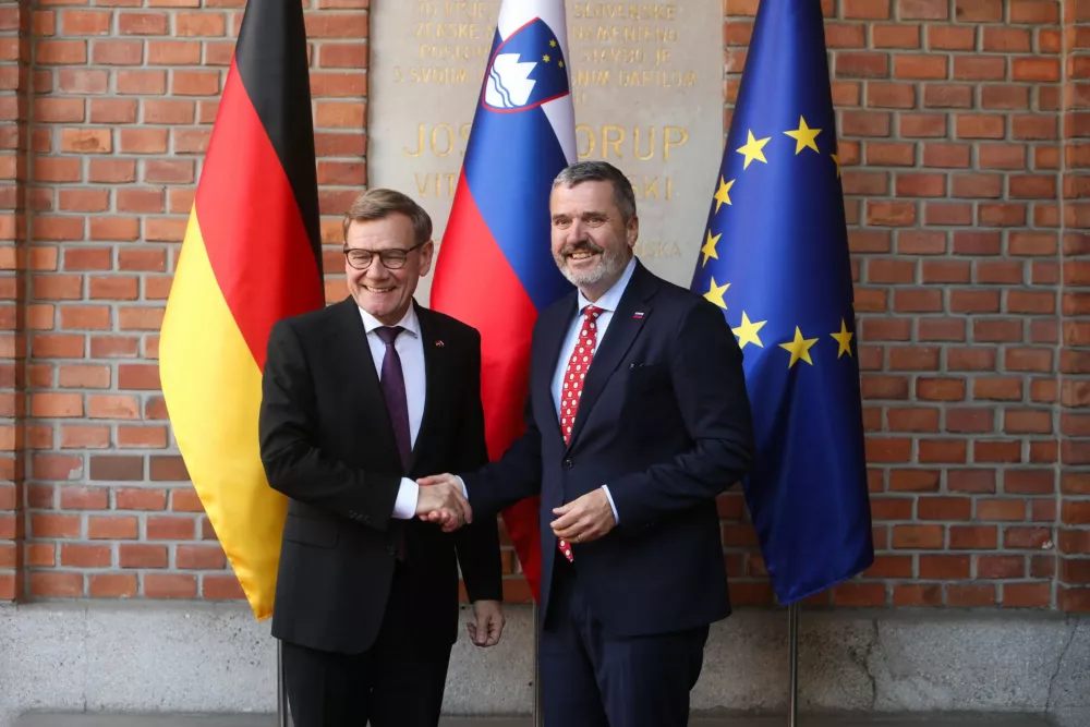 Nem&scaron;ki zunanji minister Johann Wadephul, Slovenski zunanji minister Tone Kajzer. 02.10.2026. Nem&scaron;ki zunanji minister Johann Wadephul na obisku v Sloveniji.