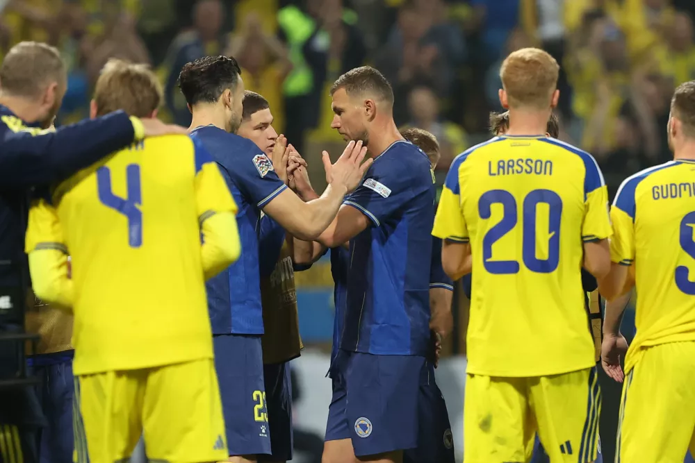 Bosnia's Edin Dzeko walks off the pitch as he plaued his last international game during the Nations League soccer match between Bosnia and Herzegovina and Sweden in Zenica, Friday, Oct. 2, 2026. (AP Photo/Armin Durgut)