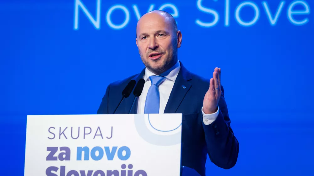 Ljubljana, Gospodarsko razstavisce.Programski kongres NSi.Predsednik stranke Nova Slovenija Jernej Vrtovec.