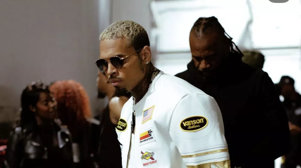 Chris Brown bo moral plačati skoraj 10 milijonov dolarjev od&scaron;kodnine. F instagram Chrisa Browna