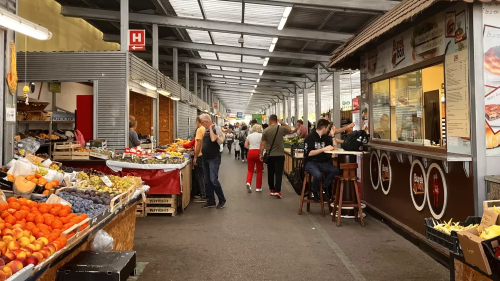 (CENE NA TRŽNICI) Vitaminska granata, ki jo marsikdo spregleda