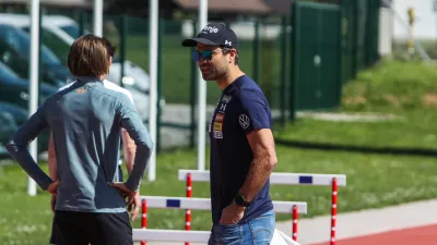 - Robert Hrgota, trener,- Anže Lani&scaron;ek,- 18.05.2026. Odprti trening mo&scaron;ke reprezentance v smučarskih skokih na stadionu v Kranju. Smučarski skoki.//FOTO: Bojan Velikonja