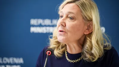 Ljubljana, ministrstvo za kulturo.Strokovni posvet o slovenskem pravopisu, ki sta ga pripravila ministrstvo za kulturo in Zveza slovenskih slavisticnih drustev.Ministrica za kulturo Ignacija Fridl Jarc.