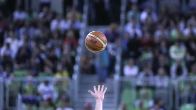 - simbolična fotografija - - ko&scaron;arka - Slovenija: Litva, Telemachov turnir, 2. krog: - slovenska ko&scaron;arkarska reprezentanca na zadnjem domačim testom pred svetovnim prvenstvom v &Scaron;paniji.   //FOTO: Jaka Gasar