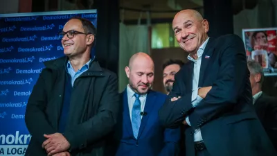 Ljubljana, Opera bar.Predstavniki strank SDS, NSi, SLS in Fokus ter Demokrati v pricakovanju rezultatov zakonodajnega referenduma o noveli zakona o parlamentarni preiskavi ter treh posvetovalnih referendumov.Predsednik Demokratov Anze Logar, predsednik NSi Jernej Vrtovec in predsednik SDS Janez Jansa. / Foto: Daniel Novakovic/sta