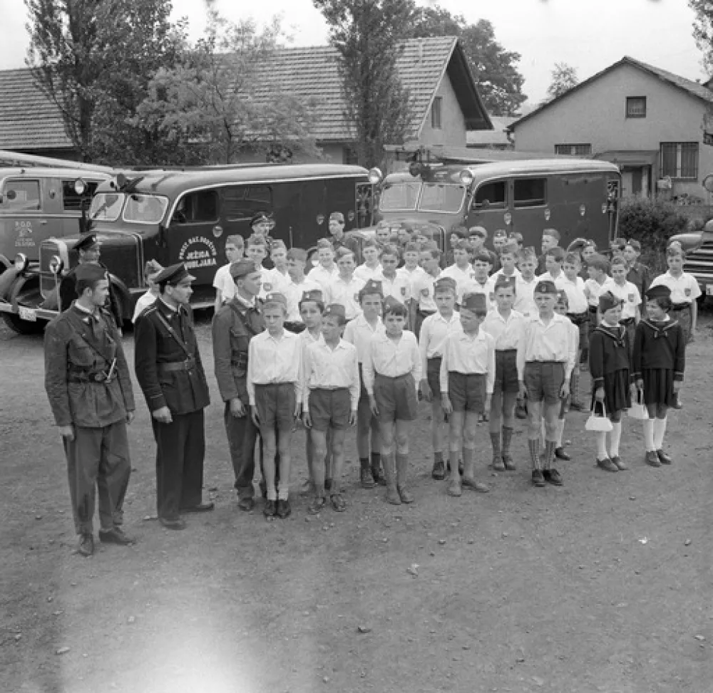 Ko je zagorelo, so stopili skupaj in gasili z vedri: zgodbe slovenskega gasilstva