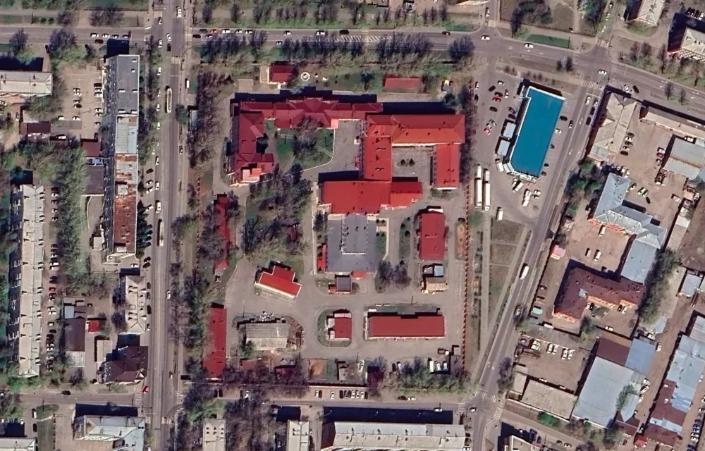 A satellite image shows the Anti-Plague Institute of Siberia and the Far East in Irkutsk, Russia, May 8, 2025. An employee of the institute, Darya Shipilova, 28, was named by Russian media as the laboratory worker who, according to authorities, died from pneumonia of an as-yet unestablished origin on October 2, 2026, prompting authorities to quarantine about 200 people and causing public health fears on social media. Google/Airbus/Handout via REUTERS THIS IMAGE HAS BEEN SUPPLIED BY A THIRD PARTY. NO RESALES. NO ARCHIVES. MANDATORY CREDIT. / Foto: Google/airbus