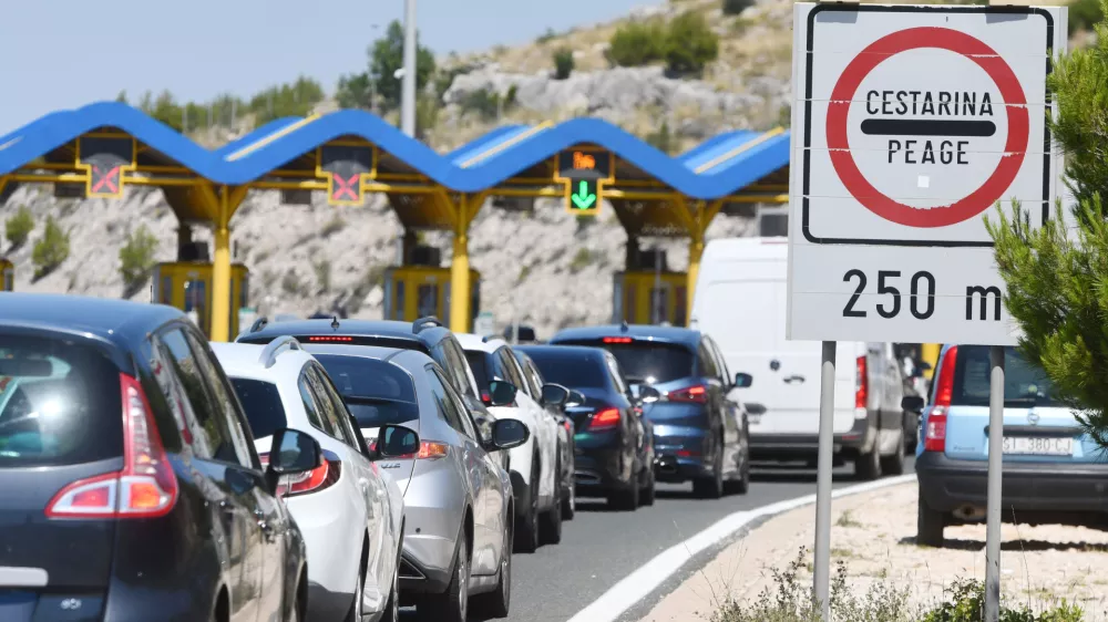 29.06.2027., Sibenik - Od ponedeljka 01.srpnja poskupljuje cestarina na autocesti. Uvodi se sezonaska naplata nakon 4 godine i biti ce tijekom ljeta 10 posto vece cijene. Photo: Hrvoje Jelavic/PIXSELL