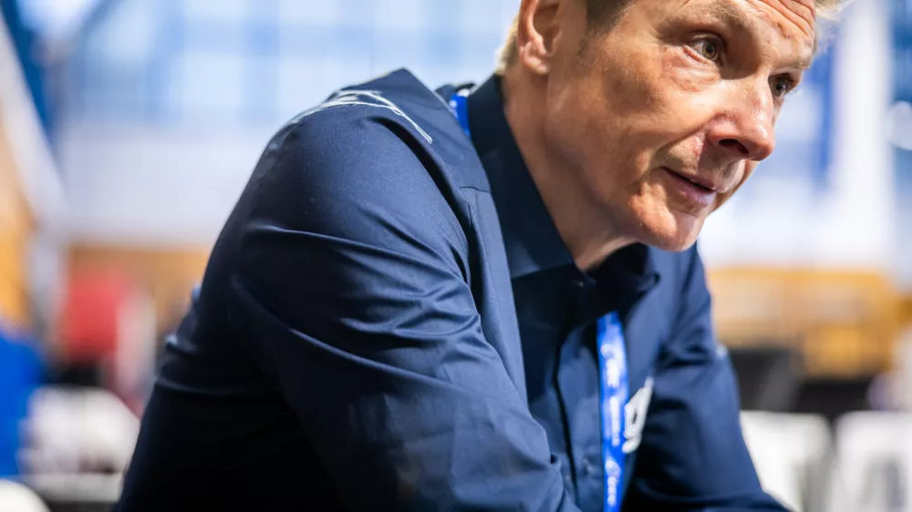 Sencur.Intervju s predsednikom Kolesarske zveze Slovenije Andrazem Vehovarjem.