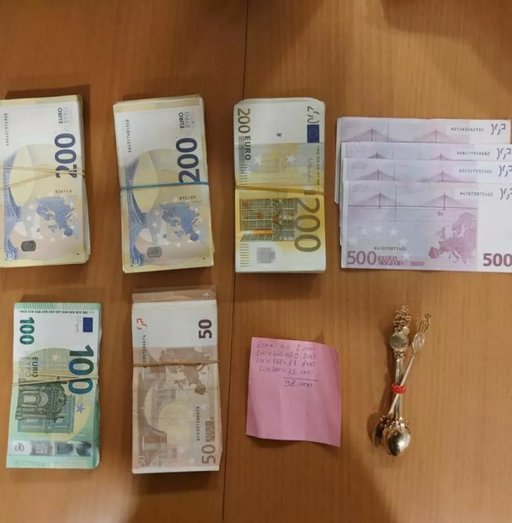 V obsežni mednarodni akciji so zasegli droge in orožje.