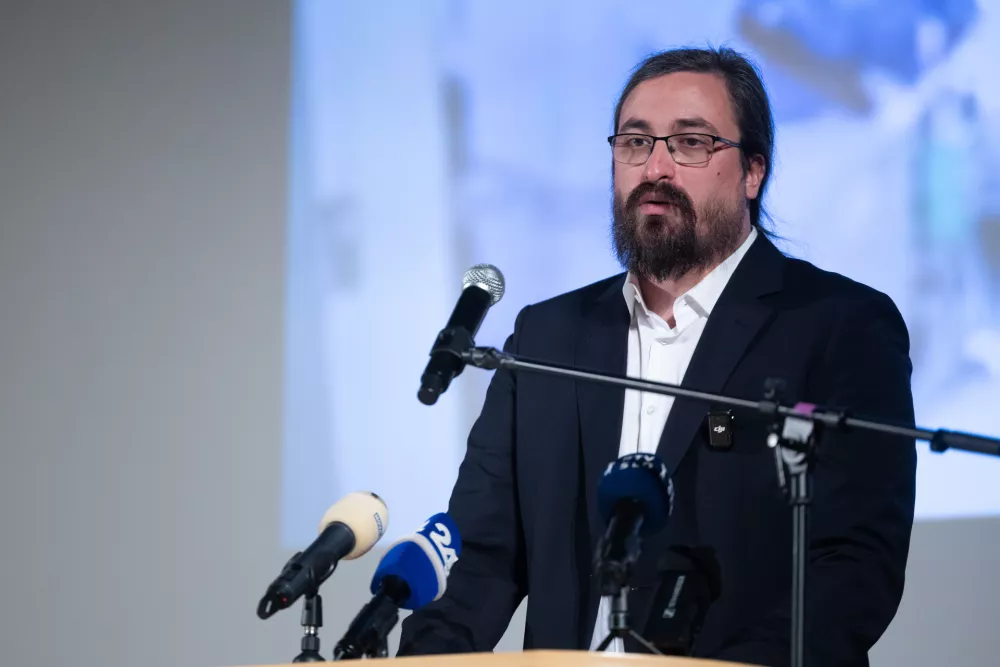 Ljubljana, Kino Bezigrad.Novinarska konferenca Jasmina Feratovica na kateri je predstavil svojo kandidaturo za zupana Ljubljane.