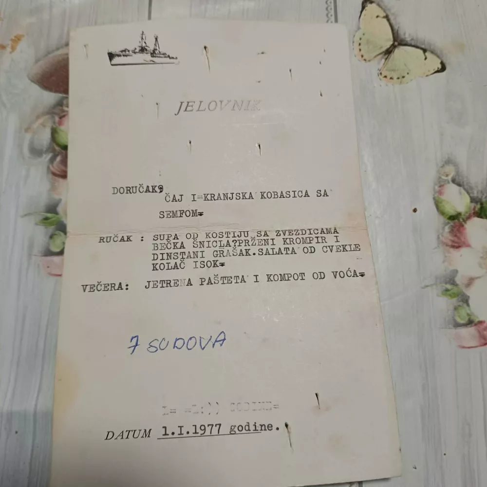 Jedilnik z ladje Galeb iz leta 1977. Foto: Facebook/Bato Lukic