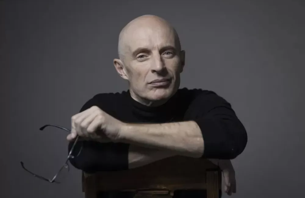 Politika je znova presli&scaron;ala zaposlene: Kulturni dom bo vodil Simon Dobravec