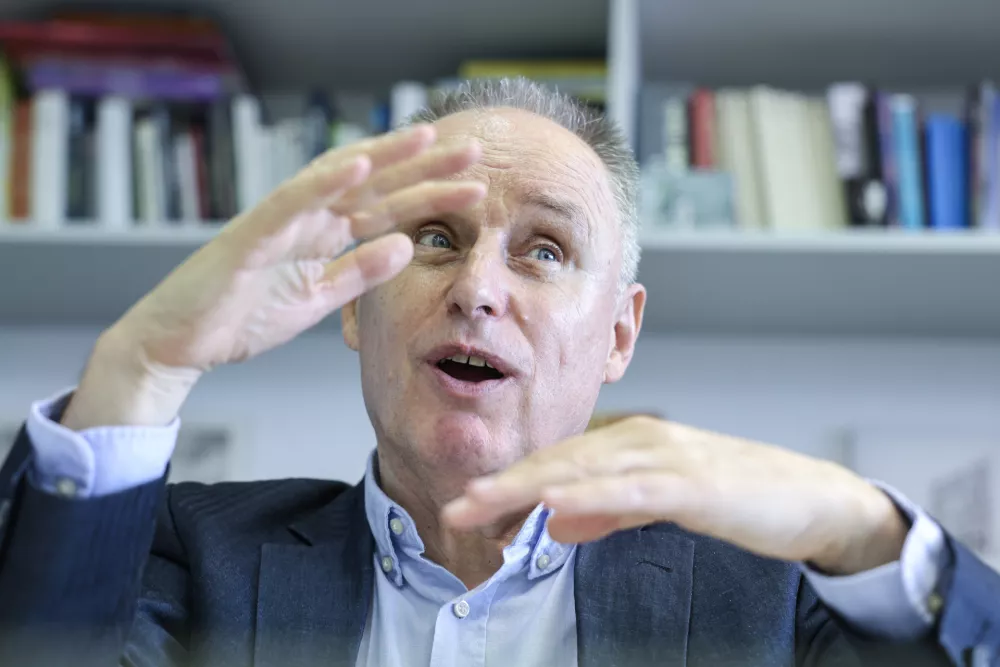 Slavko Gaber: Igrati se z usodo države ni ne pametno ne spodobno