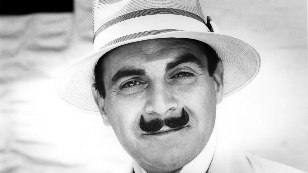 David Suchet kot Hercule Poirot