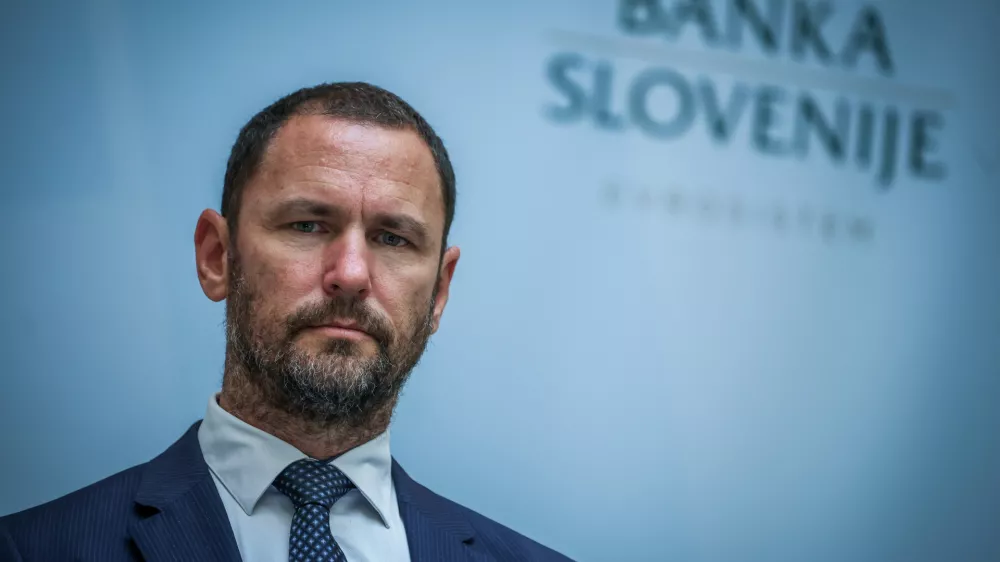 Ljubljana, Banka Slovenije.Novinarska konferenca, na kateri sta guverner Banke Slovenije Primoz Dolenc in direktorica oddelka Financna stabilnost in makrobonitetna politika Meta Ahtik predstavila najnovejse porocilo o financni stabilnosti.