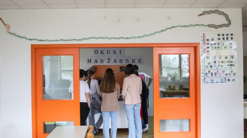 - učenci, - dopolnilni predmet,- 15.04.2026. O&Scaron; Straži&scaron;če. Kuharska delavnica znotraj dopolninega poukana O&Scaron; Straži&scaron;če v Kranju.//FOTO: Bojan Velikonja