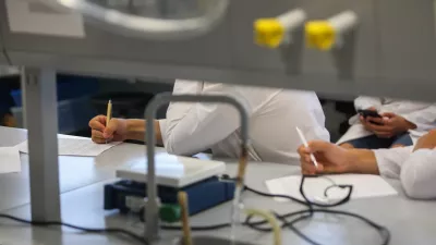 Študenti in dijaki v negotovosti: Zoisove štipendije bodo zamujale nekaj mesecev