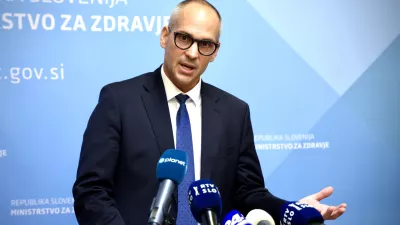 Minister Ostrc skriva, kdo so njegovi prišepetovalci