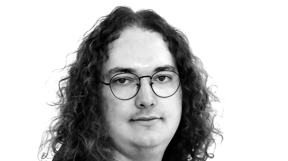 Ga&scaron;per Straži&scaron;ar- Redakcija Dnevnik 2024 - portreti za komentarje in kolumne - kolumnisti - komentatorji &ndash; novinarji - portret //FOTO: Luka Cjuha