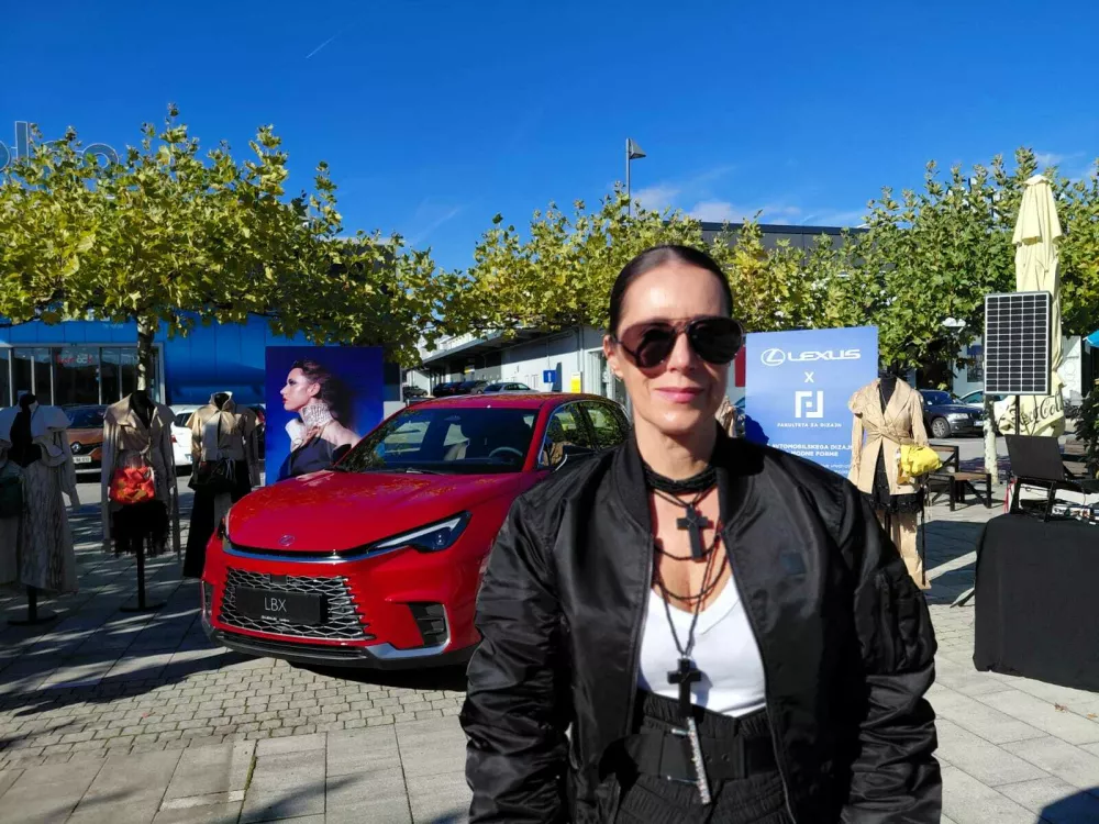 dr. Tea Hegedu&scaron;, predavateljica modnega stilizma in modnega komuniciranja na Fakulteti za dizajn ter urednica modne revije Gloss
