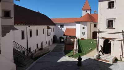 Brezplačni ogled gradu Turjak? Obiskovalci so naleteli na zaklenjena vrata