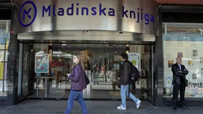 - Knjigarna Konzorcij - Mladinska knjiga (MK) trgovina d.o.o., Slovenska cesta 29 v Ljubljani, stavba//FOTO: Luka Cjuha
