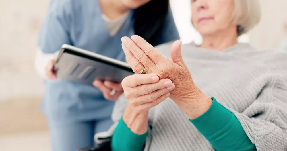 Če čutite, da v va&scaron;em telesu nekaj resnično ni v redu, a so vas odpravili s pojasnilom, da ste zgolj &raquo;izgoreli&laquo;, ne obupajte nad sabo. Bodite vztrajne. / Foto: iStock