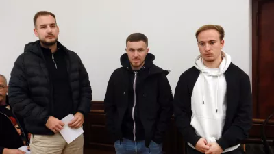 Ker jim je prodal ponarejeni iphone, naj bi ga ugrabili