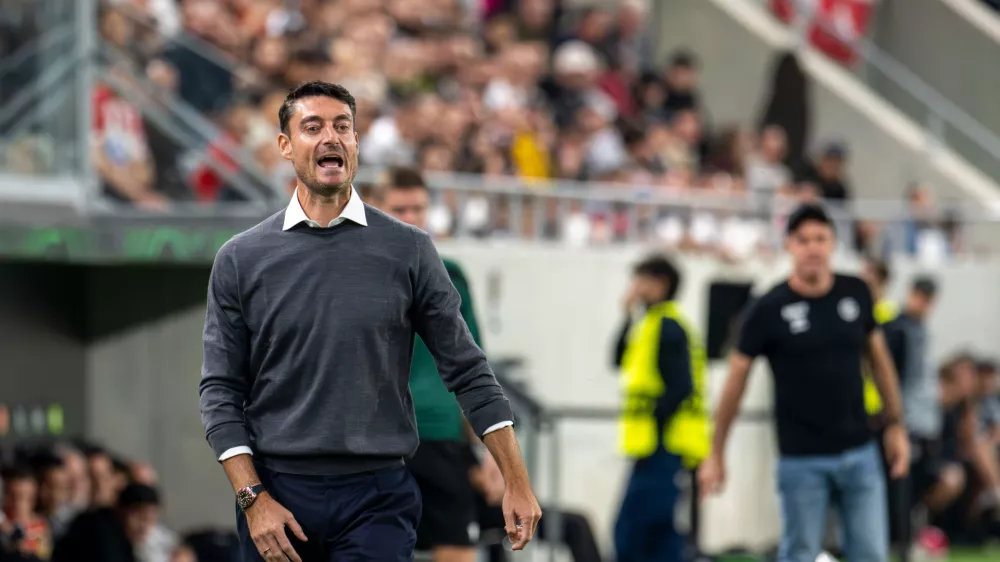 Belgrade's head coach Albert Riera shouts during the Conference League opening phase soccer match between FC Lugano and Red Star Belgrade, in Lugano, Switzerland, Thursday, Oct. 15, 2026. (Samuel Golay/Keystone via AP)