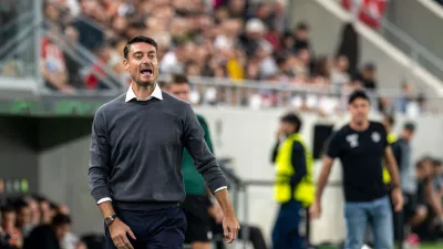 Belgrade's head coach Albert Riera shouts during the Conference League opening phase soccer match between FC Lugano and Red Star Belgrade, in Lugano, Switzerland, Thursday, Oct. 15, 2026. (Samuel Golay/Keystone via AP)