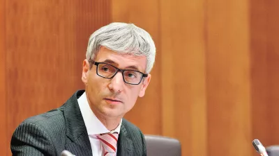 kandidat za ministra za izobraževanje, znanost in &scaron;port dr. Jernej Pikalo (SD)   - zasli&scaron;anje 13 ministrskih kandidatov za vlado Alenke Bratu&scaron;ek 2013 -- odbor DZ za izobraževanje, znanost, kulturo, &scaron;port in mladino - predstavitev kandidata za ministra za izobraževanje, znanost in &scaron;port Jerneja Pikalo   //FOTO: Tomaž Zajel&scaron;nik