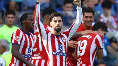 Soccer Football - LaLiga - Espanyol v Atletico Madrid - RCDE Stadium, Cornella de Llobregat, Spain - October 17, 2026 Atletico Madrid's Alex Baena celebrates scoring their first goal with Jonathan David REUTERS/Albert Gea