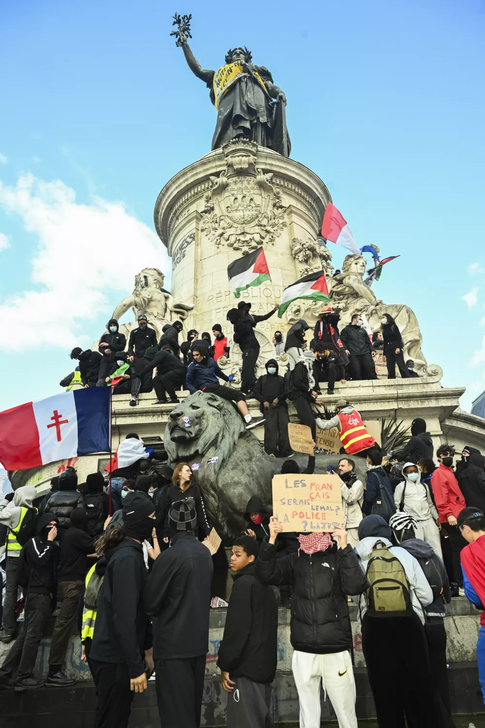 ! REPORTAŽA ZA OBJEKTIV !PROTESTI V PARIZU, SEPTEMBER, OKTOBER 2026Protest, Pariz, 202617.10. 2026 - Place de la Republique - Veliki protest dijakov, &scaron;tudentov in nasprotnikov vlade v ParizuFOTO: Nik Erik Neubauer / Foto: Nik Erik Neubauer