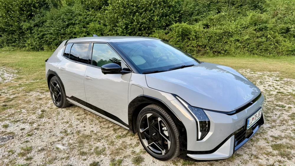 KIA EV4