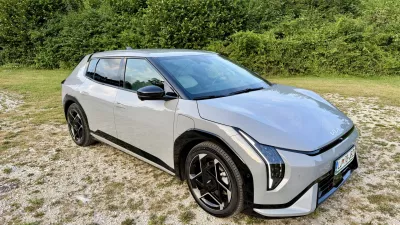 KIA EV4
